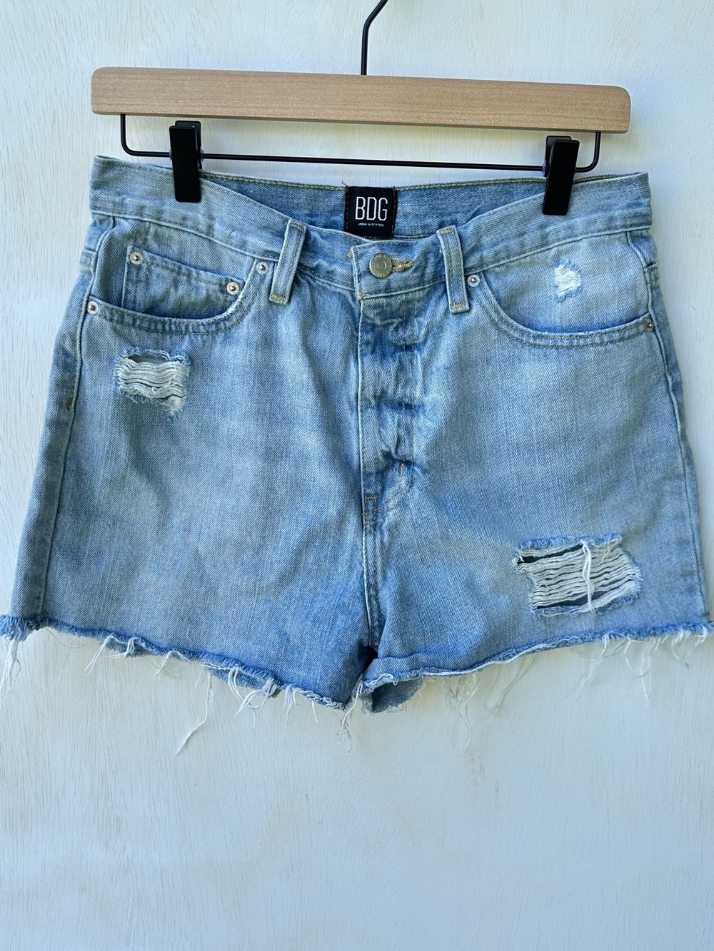 *BDG URBAN OUTFITTERS* GIRLFRIEND HIGH RISE DISTRESSED SHORT* SIZE 29*